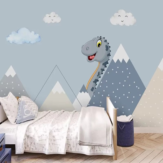 Papier peint panoramique Le Dino curieux dans une chambre d'enfant, lit en bois clair et linge blanc