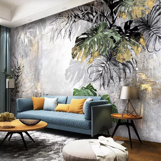 Papier peint panoramique Jungle d'argent dans un salon, canapé bleu canard et coussins moutarde